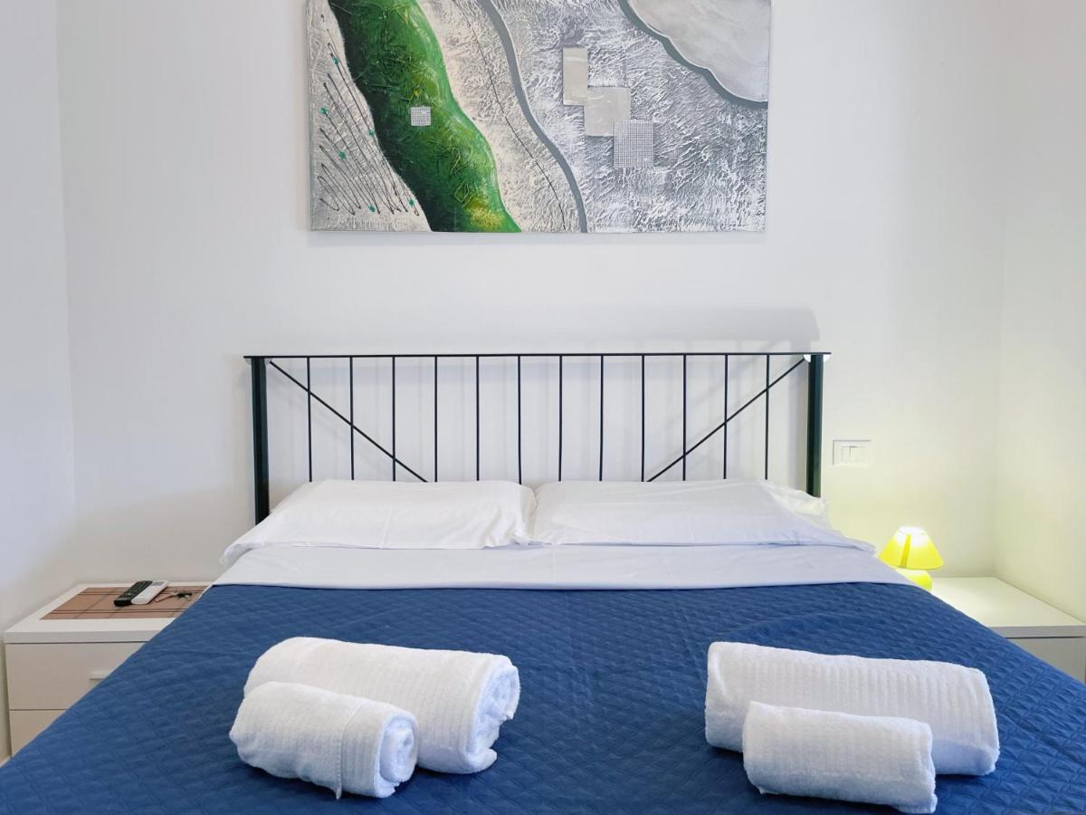 Confortini Rooms Sunday Verona Exterior foto