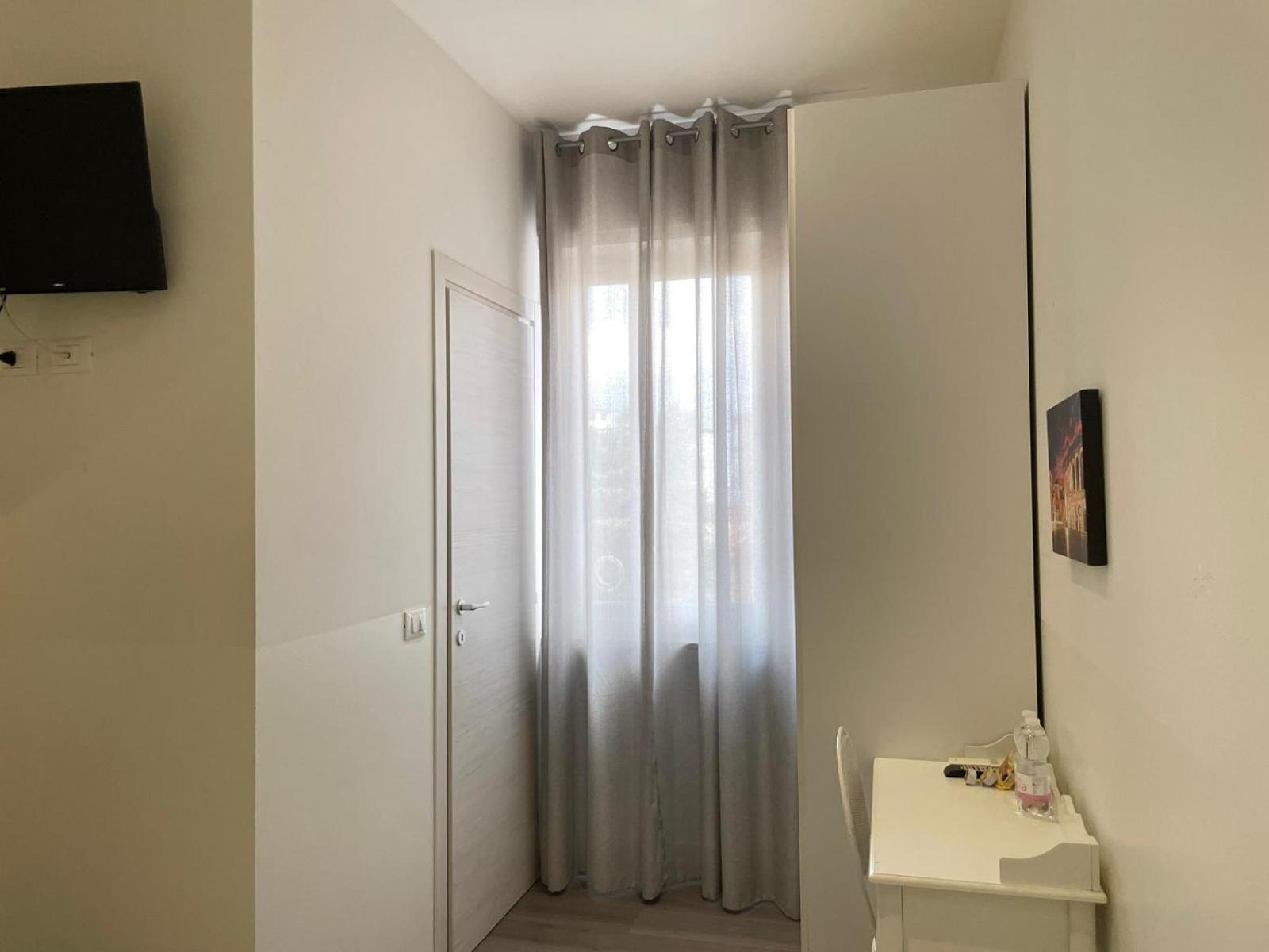 Confortini Rooms Sunday Verona Exterior foto